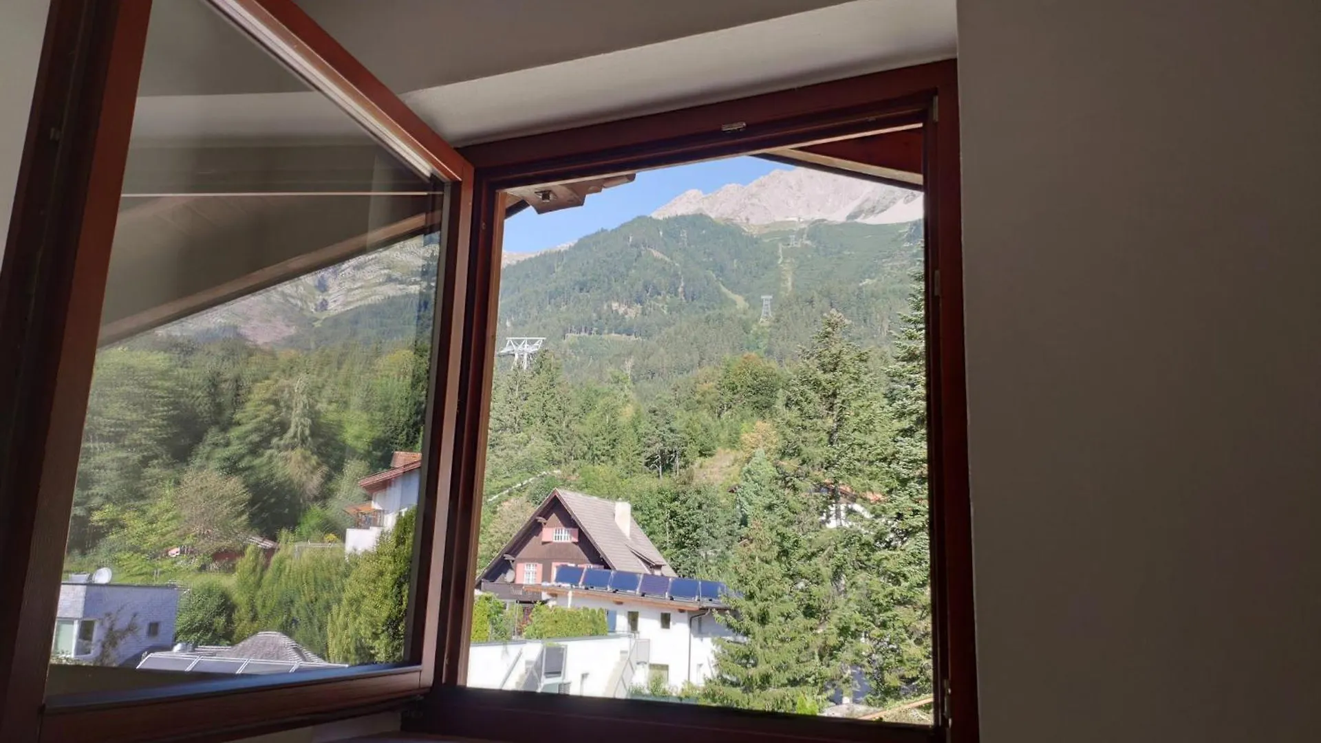Alpendohle Apartments Innsbruck Austria